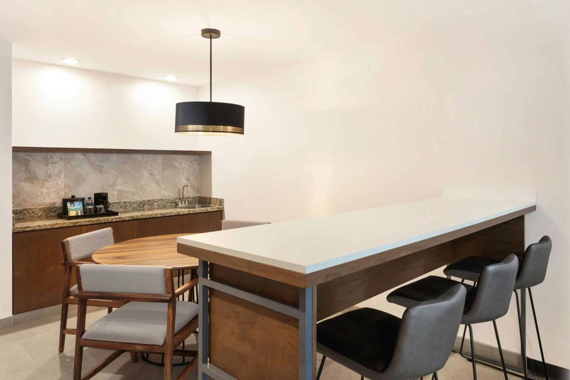 Courtyard By Marriott Mexico City Airport — Photos 3